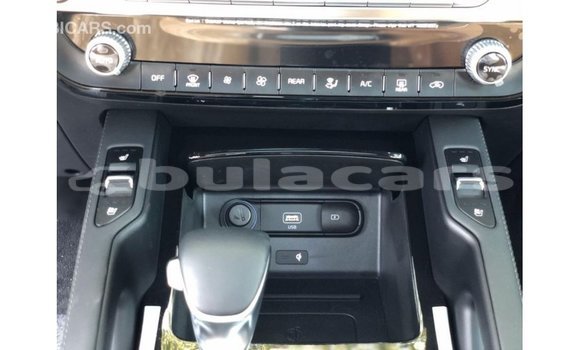 Acheter Import Voiture Kia Carens Blanc à Import - Dubai, Central Acheter Import Voiture Kia Carens Blanc à Import - Dubai, Central