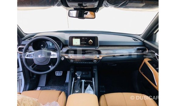 Acheter Import Voiture Kia Carens Blanc à Import - Dubai, Central Acheter Import Voiture Kia Carens Blanc à Import - Dubai, Central