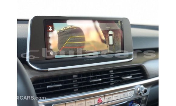 Acheter Import Voiture Kia Carens Blanc à Import - Dubai, Central Acheter Import Voiture Kia Carens Blanc à Import - Dubai, Central