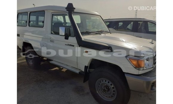 Buy Import Toyota Land Cruiser White Car in Import - Dubai in Central Buy Import Toyota Land Cruiser White Car in Import - Dubai in Central
