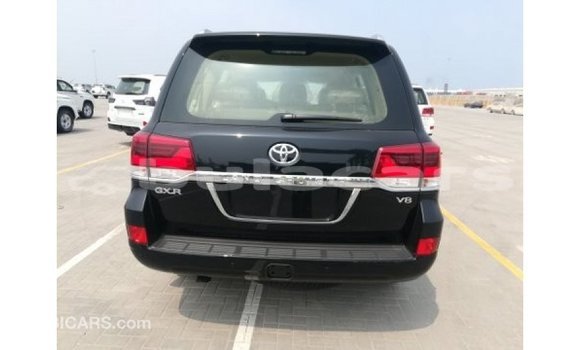 Buy Import Toyota Land Cruiser Black Car in Import - Dubai in Central Buy Import Toyota Land Cruiser Black Car in Import - Dubai in Central