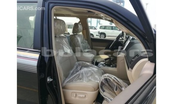 Buy Import Toyota Land Cruiser Black Car in Import - Dubai in Central Buy Import Toyota Land Cruiser Black Car in Import - Dubai in Central