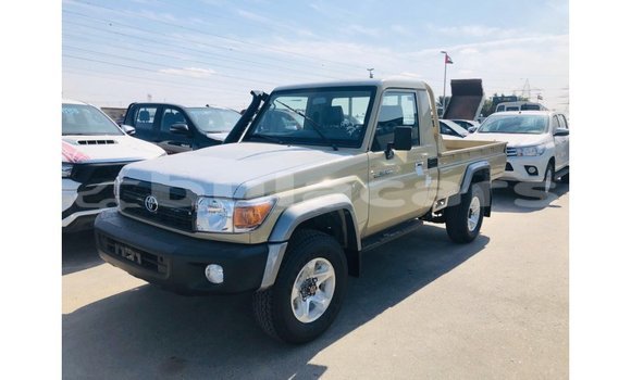 Buy Import Toyota Land Cruiser Beige Car in Import - Dubai in Central Buy Import Toyota Land Cruiser Beige Car in Import - Dubai in Central