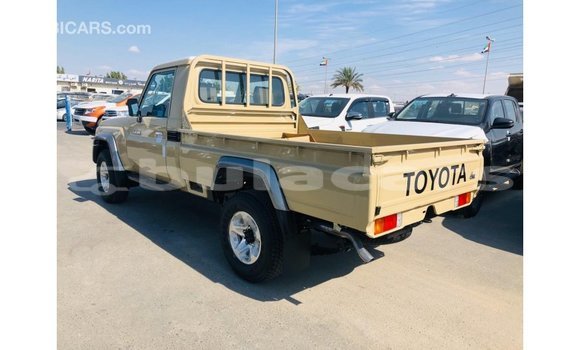 Buy Import Toyota Land Cruiser Beige Car in Import - Dubai in Central Buy Import Toyota Land Cruiser Beige Car in Import - Dubai in Central