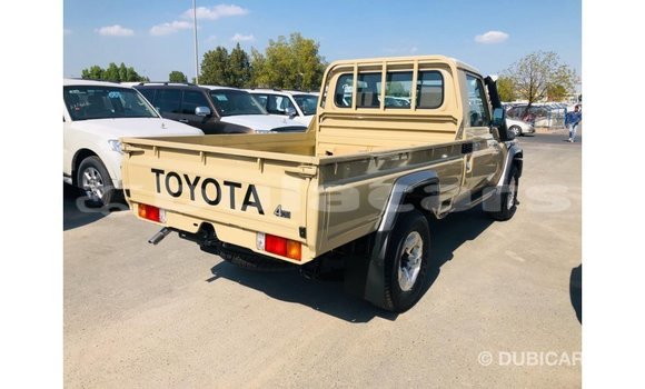 Buy Import Toyota Land Cruiser Beige Car in Import - Dubai in Central Buy Import Toyota Land Cruiser Beige Car in Import - Dubai in Central