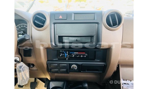 Buy Import Toyota Land Cruiser Beige Car in Import - Dubai in Central Buy Import Toyota Land Cruiser Beige Car in Import - Dubai in Central