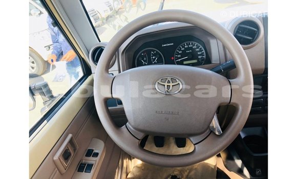 Buy Import Toyota Land Cruiser Beige Car in Import - Dubai in Central Buy Import Toyota Land Cruiser Beige Car in Import - Dubai in Central
