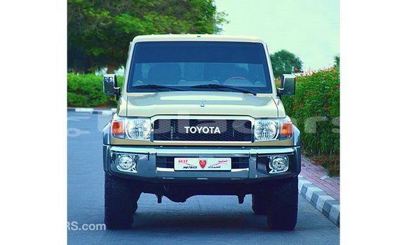 Buy Import Toyota Land Cruiser Beige Car in Import - Dubai in Central Buy Import Toyota Land Cruiser Beige Car in Import - Dubai in Central