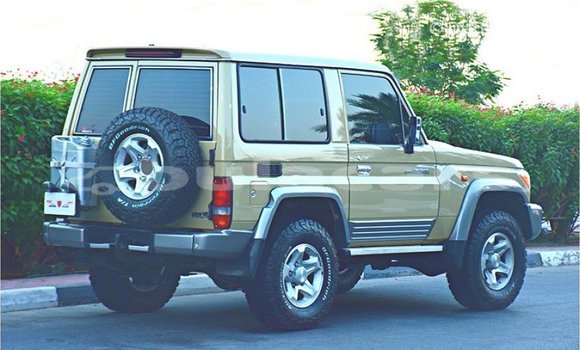 Buy Import Toyota Land Cruiser Beige Car in Import - Dubai in Central Buy Import Toyota Land Cruiser Beige Car in Import - Dubai in Central