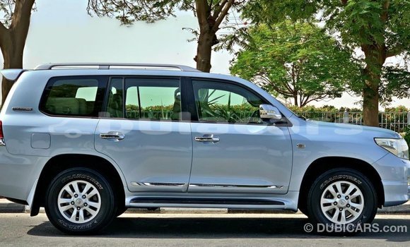 Buy Import Toyota Land Cruiser Blue Car in Import - Dubai in Central Buy Import Toyota Land Cruiser Blue Car in Import - Dubai in Central
