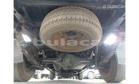 Buy Import Toyota Hilux White Car in Import - Dubai in Central Buy Import Toyota Hilux White Car in Import - Dubai in Central