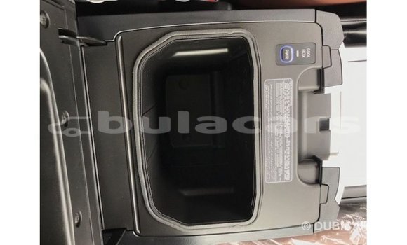 Buy Import Toyota Land Cruiser White Car in Import - Dubai in Central Buy Import Toyota Land Cruiser White Car in Import - Dubai in Central