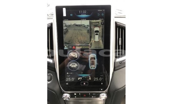 Buy Import Toyota Land Cruiser White Car in Import - Dubai in Central Buy Import Toyota Land Cruiser White Car in Import - Dubai in Central