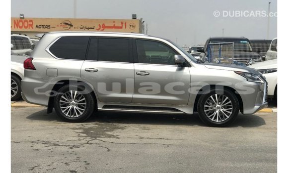 Acheter Import Voiture Lexus LX Gris à Import - Dubai, Central Acheter Import Voiture Lexus LX Gris à Import - Dubai, Central