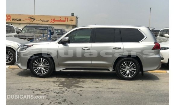 Acheter Import Voiture Lexus LX Gris à Import - Dubai, Central Acheter Import Voiture Lexus LX Gris à Import - Dubai, Central