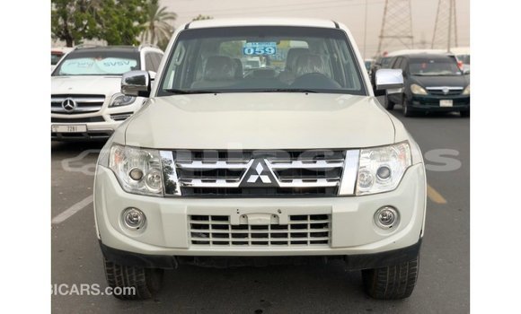 Buy Import Mitsubishi Pajero White Car in Import - Dubai in Central Buy Import Mitsubishi Pajero White Car in Import - Dubai in Central