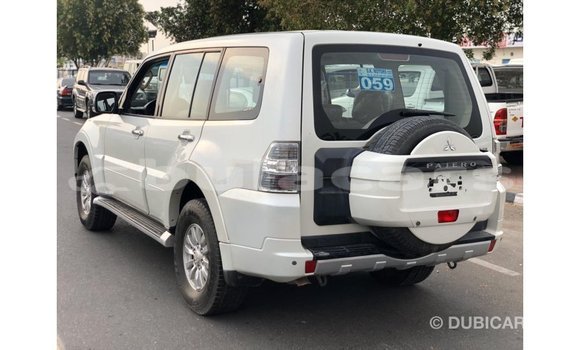 Buy Import Mitsubishi Pajero White Car in Import - Dubai in Central Buy Import Mitsubishi Pajero White Car in Import - Dubai in Central