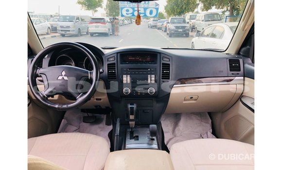 Buy Import Mitsubishi Pajero White Car in Import - Dubai in Central Buy Import Mitsubishi Pajero White Car in Import - Dubai in Central