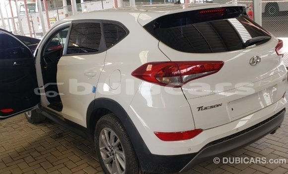 Buy Import Hyundai Tucson White Car in Import - Dubai in Central Buy Import Hyundai Tucson White Car in Import - Dubai in Central