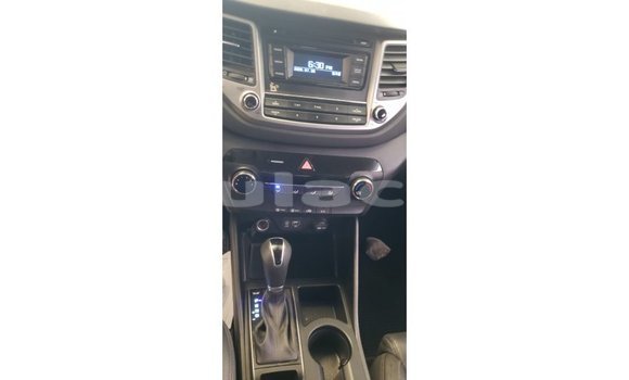 Buy Import Hyundai Tucson White Car in Import - Dubai in Central Buy Import Hyundai Tucson White Car in Import - Dubai in Central