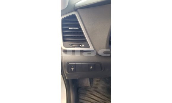 Buy Import Hyundai Tucson White Car in Import - Dubai in Central Buy Import Hyundai Tucson White Car in Import - Dubai in Central