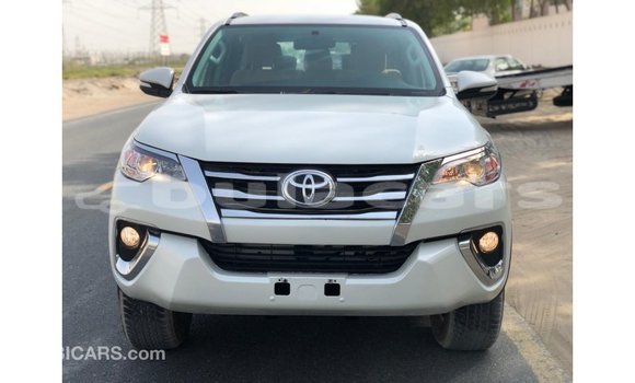 Buy Import Toyota Fortuner White Car in Import - Dubai in Central Buy Import Toyota Fortuner White Car in Import - Dubai in Central