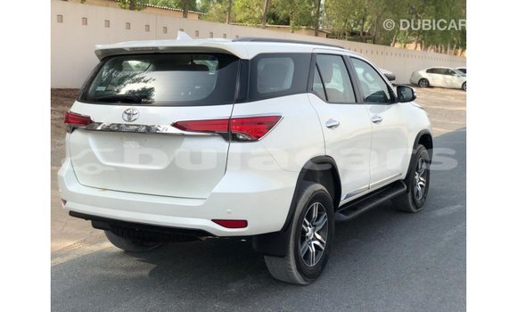 Buy Import Toyota Fortuner White Car in Import - Dubai in Central Buy Import Toyota Fortuner White Car in Import - Dubai in Central