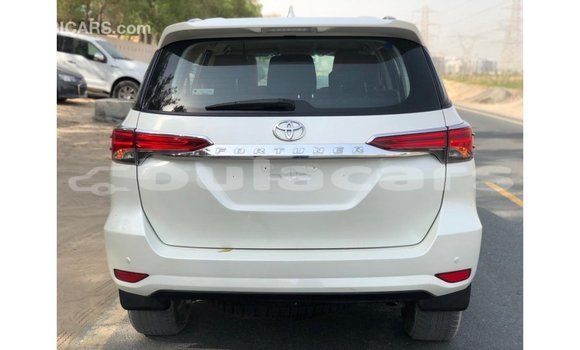 Buy Import Toyota Fortuner White Car in Import - Dubai in Central Buy Import Toyota Fortuner White Car in Import - Dubai in Central