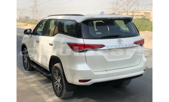 Buy Import Toyota Fortuner White Car in Import - Dubai in Central Buy Import Toyota Fortuner White Car in Import - Dubai in Central