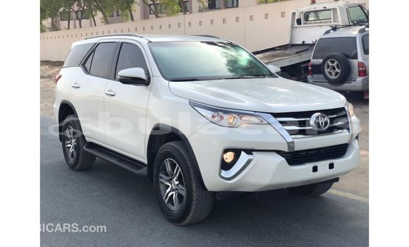 Buy Import Toyota Fortuner White Car in Import - Dubai in Central Buy Import Toyota Fortuner White Car in Import - Dubai in Central