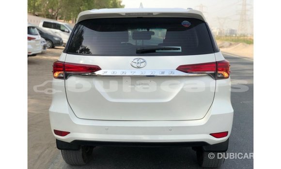 Buy Import Toyota Fortuner White Car in Import - Dubai in Central Buy Import Toyota Fortuner White Car in Import - Dubai in Central