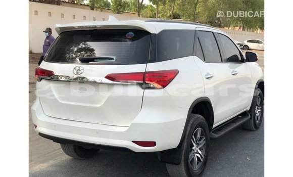 Buy Import Toyota Fortuner White Car in Import - Dubai in Central Buy Import Toyota Fortuner White Car in Import - Dubai in Central