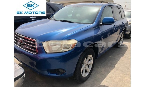 Acheter Import Voiture Toyota Highlander Bleu à Import - Dubai, Central