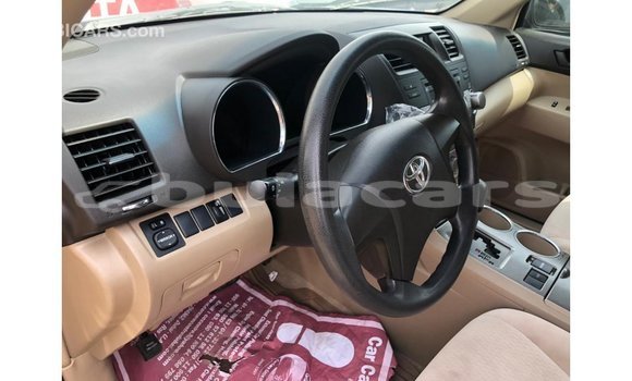 Buy Import Toyota Highlander Blue Car in Import - Dubai in Central Buy Import Toyota Highlander Blue Car in Import - Dubai in Central