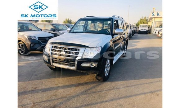 Buy Import Mitsubishi Pajero Black Car in Import - Dubai in Central Buy Import Mitsubishi Pajero Black Car in Import - Dubai in Central