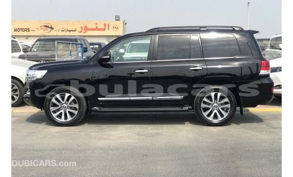 Acheter Import Voiture Toyota Land Cruiser Noir à Import - Dubai, Central Acheter Import Voiture Toyota Land Cruiser Noir à Import - Dubai, Central
