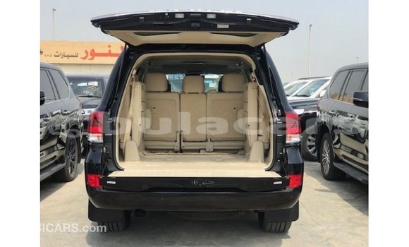 Acheter Import Voiture Toyota Land Cruiser Noir à Import - Dubai, Central Acheter Import Voiture Toyota Land Cruiser Noir à Import - Dubai, Central
