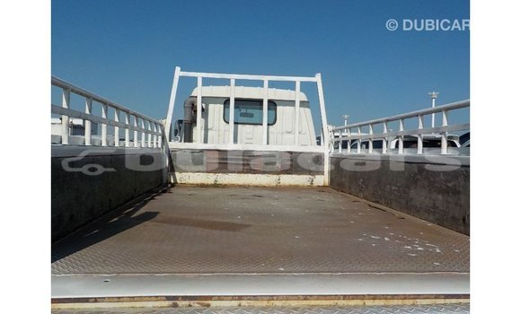 Acheter Import Voiture Toyota Dyna Blanc à Import - Dubai, Central Acheter Import Voiture Toyota Dyna Blanc à Import - Dubai, Central