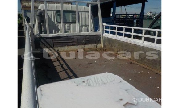 Acheter Import Voiture Toyota Dyna Blanc à Import - Dubai, Central Acheter Import Voiture Toyota Dyna Blanc à Import - Dubai, Central