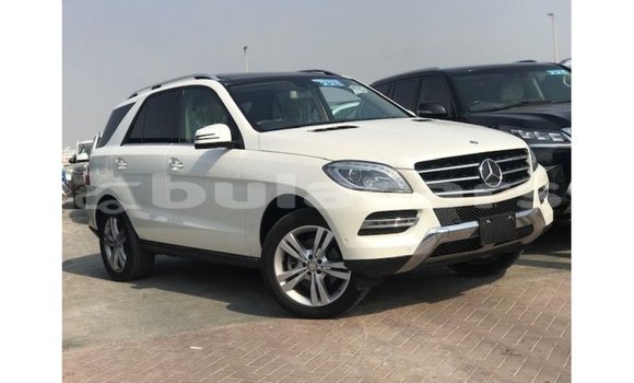 Buy Import Mercedes-Benz 190 White Car in Import - Dubai in Central Buy Import Mercedes-Benz 190 White Car in Import - Dubai in Central