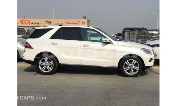 Buy Import Mercedes-Benz 190 White Car in Import - Dubai in Central Buy Import Mercedes-Benz 190 White Car in Import - Dubai in Central