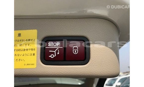 Buy Import Mercedes-Benz 190 White Car in Import - Dubai in Central Buy Import Mercedes-Benz 190 White Car in Import - Dubai in Central