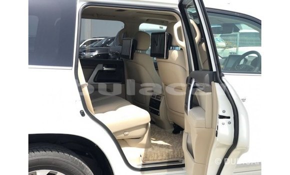Buy Import Toyota Land Cruiser White Car in Import - Dubai in Central Buy Import Toyota Land Cruiser White Car in Import - Dubai in Central