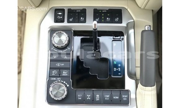Buy Import Toyota Land Cruiser White Car in Import - Dubai in Central Buy Import Toyota Land Cruiser White Car in Import - Dubai in Central