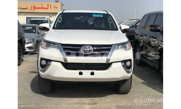 Buy Import Toyota Fortuner White Car in Import - Dubai in Central Buy Import Toyota Fortuner White Car in Import - Dubai in Central