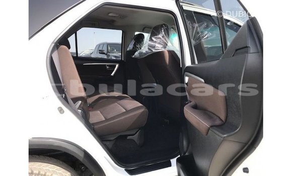 Buy Import Toyota Fortuner White Car in Import - Dubai in Central Buy Import Toyota Fortuner White Car in Import - Dubai in Central