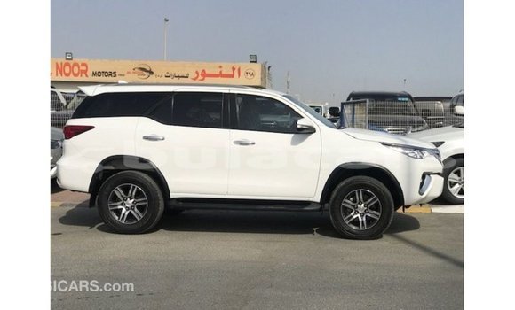 Buy Import Toyota Fortuner White Car in Import - Dubai in Central Buy Import Toyota Fortuner White Car in Import - Dubai in Central