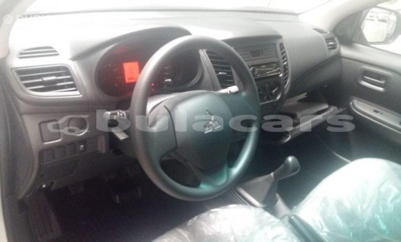 Buy Import Mitsubishi L200 White Car in Import - Dubai in Central Buy Import Mitsubishi L200 White Car in Import - Dubai in Central