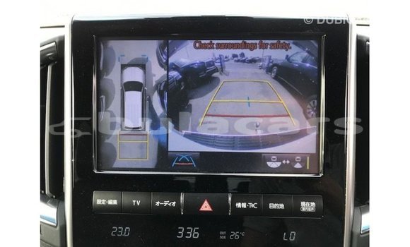 Buy Import Toyota Land Cruiser White Car in Import - Dubai in Central Buy Import Toyota Land Cruiser White Car in Import - Dubai in Central