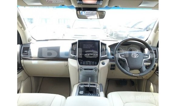 Buy Import Toyota Land Cruiser White Car in Import - Dubai in Central Buy Import Toyota Land Cruiser White Car in Import - Dubai in Central